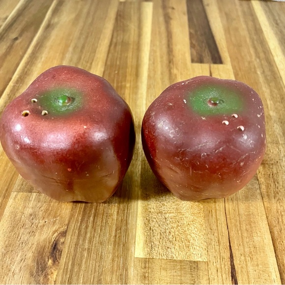 Vintage Apple Ceramic Salt and Pepper Shakers Dark Red - Picture 6 of 10